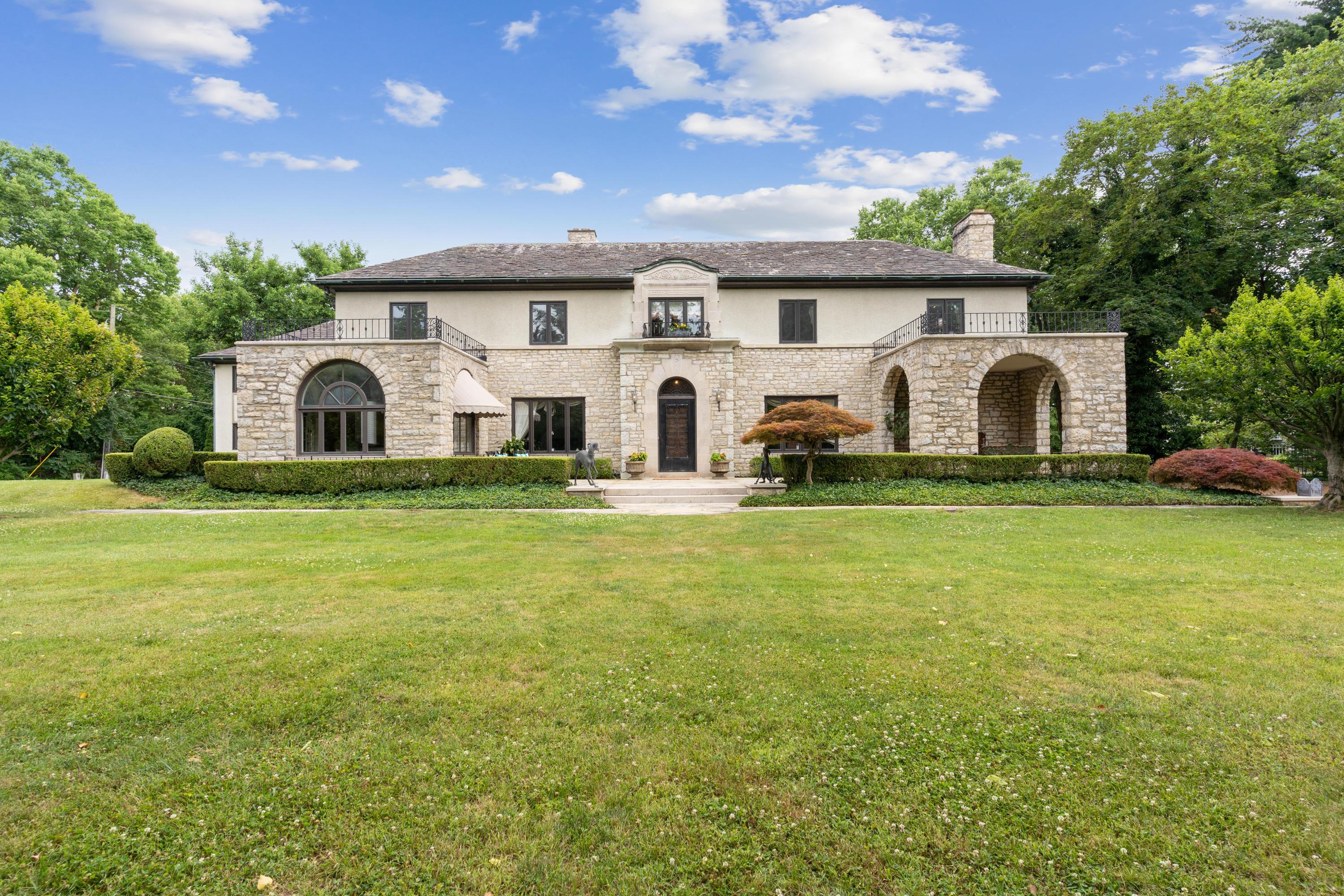 12 Preston Road Columbus, OH 43209 - Photo 1 of 78 Gallery Image 1