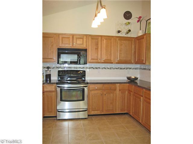 3620 Shadow Ridge Drive High Point, NC 27265 - Photo 4 of 16 Kitchen.