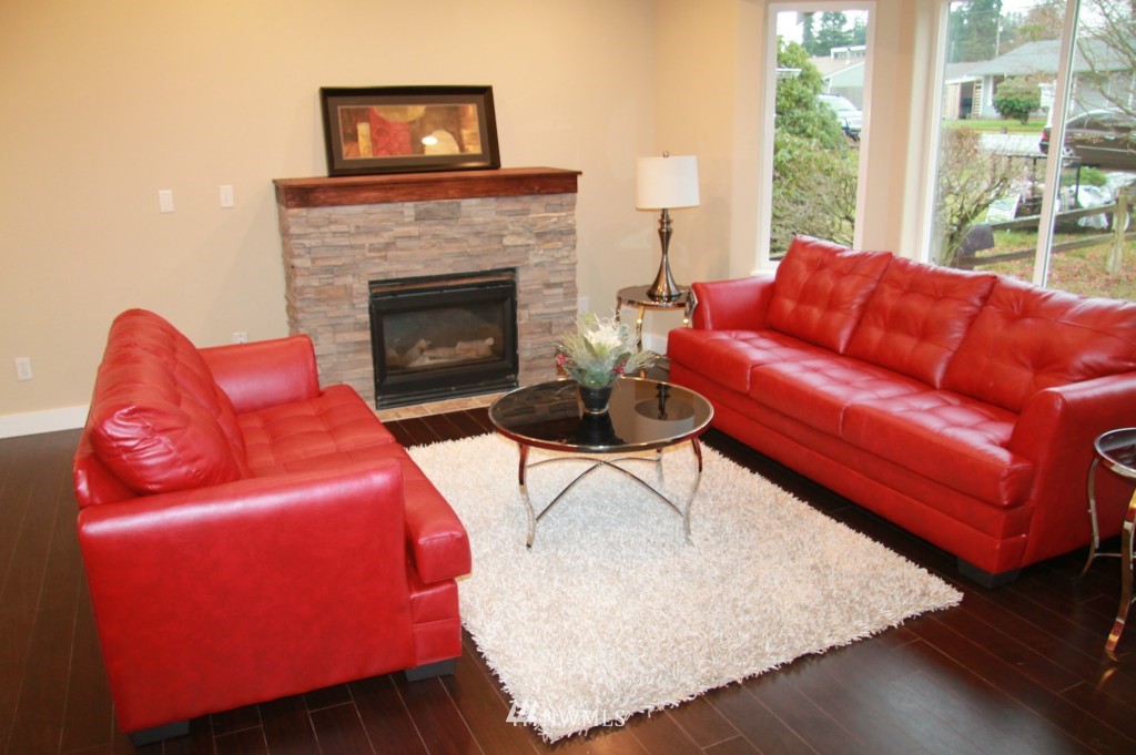 6025 Rockefeller Avenue Everett, WA 98203 - Photo 3 of 17
