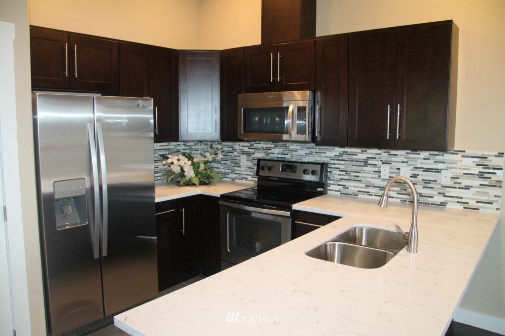 6025 Rockefeller Avenue Everett, WA 98203 - Photo 8 of 17