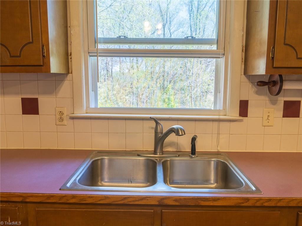 3652 Messick Road Jonesville, NC 28642 - Photo 17 of 24 Gallery Image 17