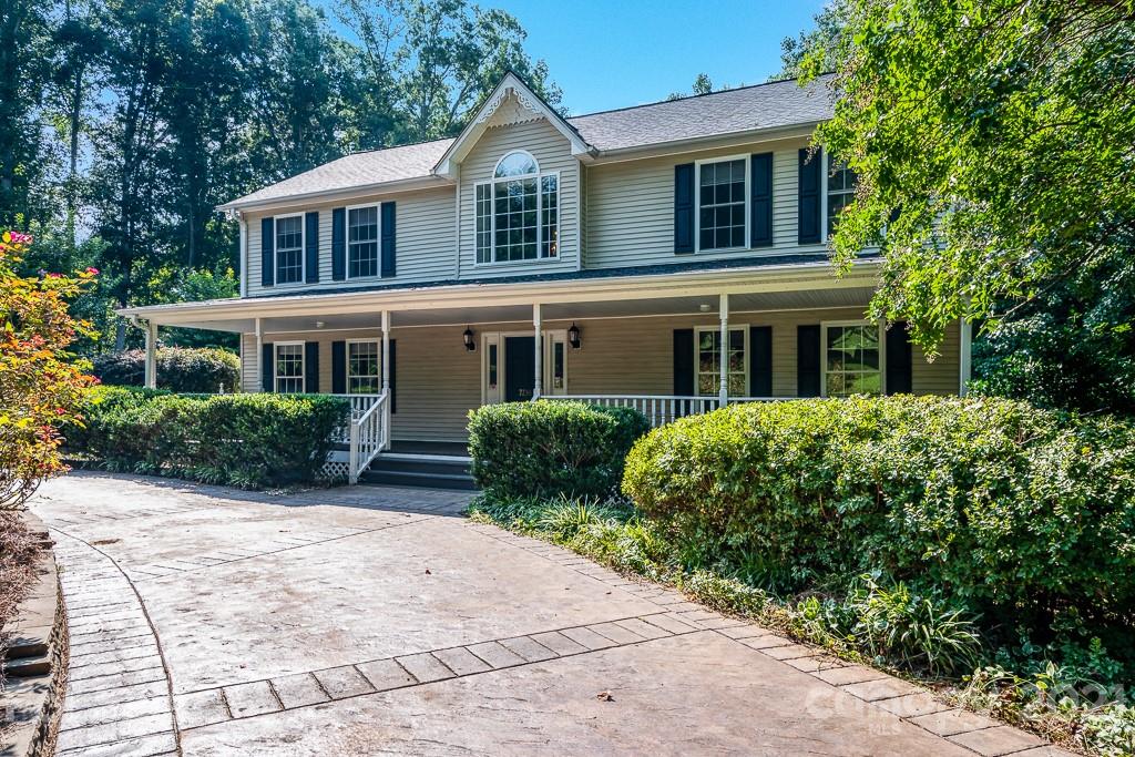 7230 Denmark Drive Denver, NC 28037 - Photo 4 of 41 front view of a house
