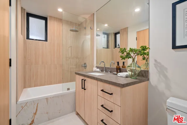 $2,295,000 | 11651 Missouri Avenue, Los Angeles, CA 90025