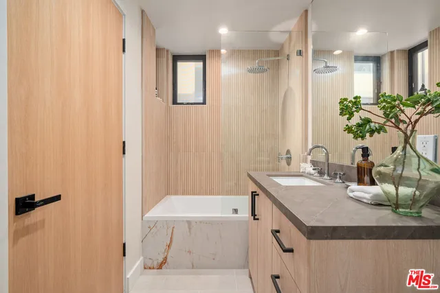 $2,295,000 | 11651 Missouri Avenue, Los Angeles, CA 90025