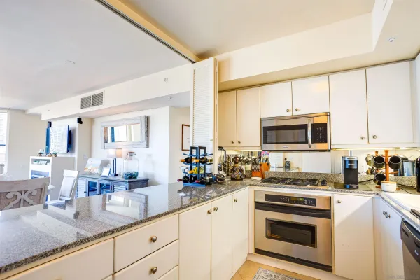 $4,800 | 500 West Harbor Drive, Unit 1214, San Diego, CA 92101