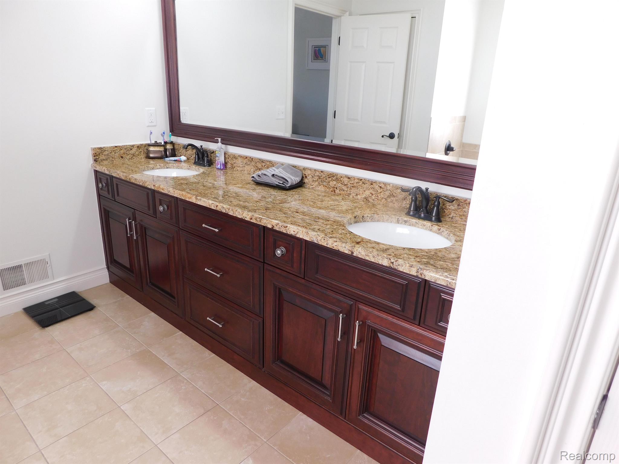 966 Monterey Ln. Rochester, MI 48307 - Photo 67 of 79 Gallery Image 67