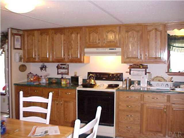593 Norman Kelley Road Jay, FL 32565 - Photo 6 of 9 Kitchen