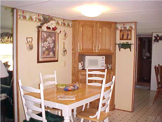 593 Norman Kelley Road Jay, FL 32565 - Photo 8 of 9 Breakfast nook with built-in