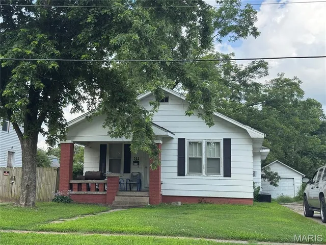 $74,900 | 512 South New Madrid Street, Sikeston, MO 63801