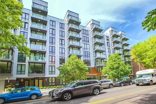 $639,000 | 144-27 Sanford Avenue, Unit 6O | Murray Hill - Flushing