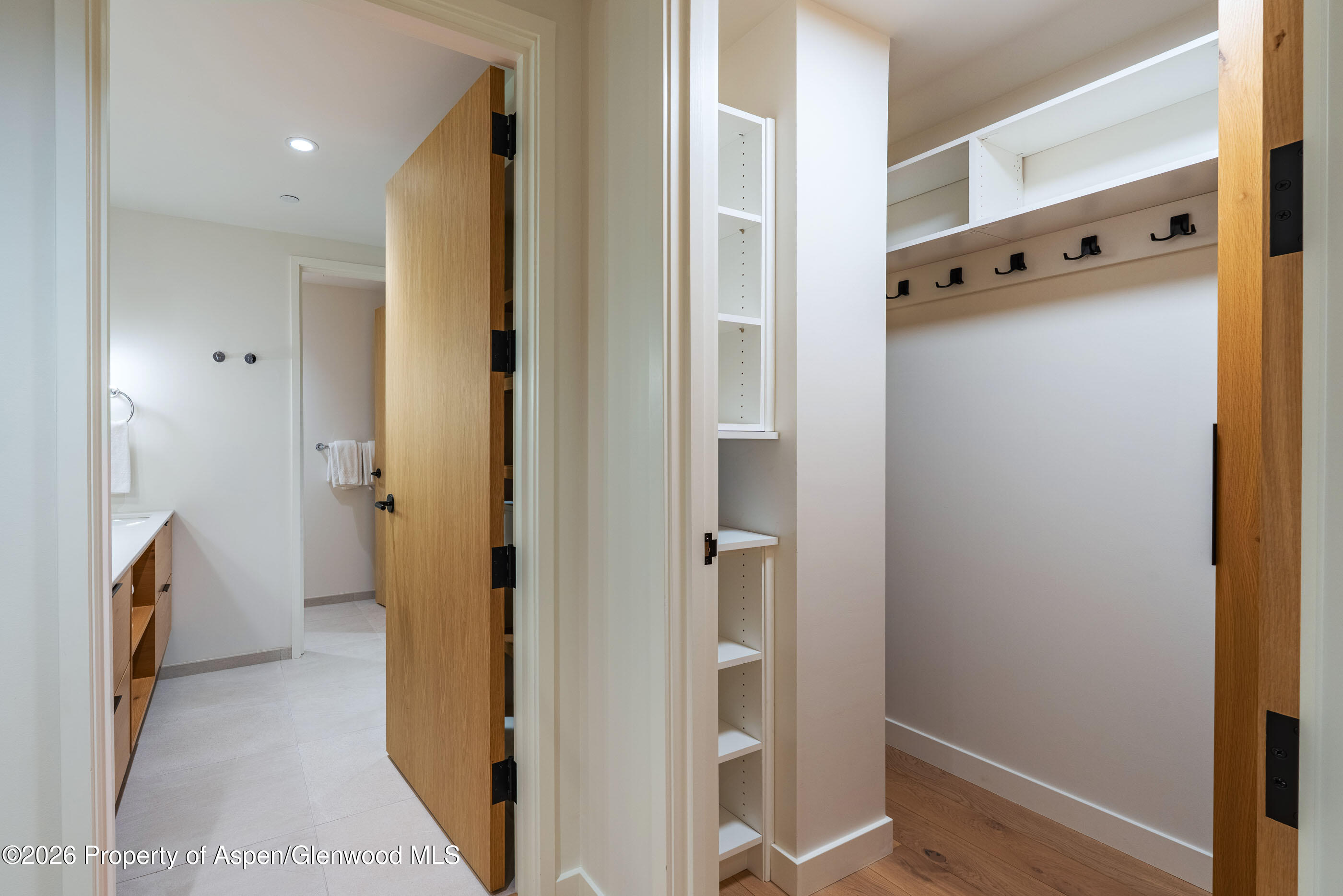 119 Wood Road, Unit 503 Snowmass Village, CO 81615 - Photo 11 of 24 Primary Closet/Bathroom