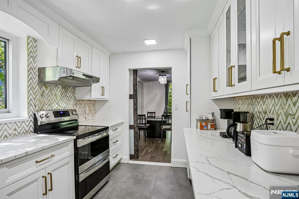 1077 River Road, Unit 211 Edgewater, NJ 07020 - Photo 17 of 25