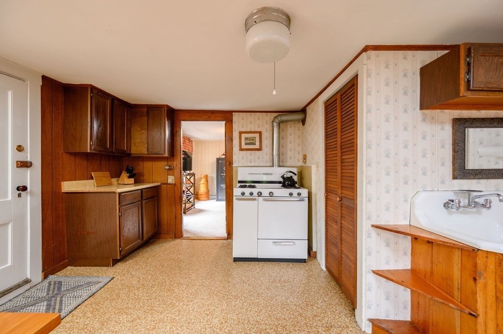 11 Green Street Hingham, MA 02043 - Photo 16 of 26