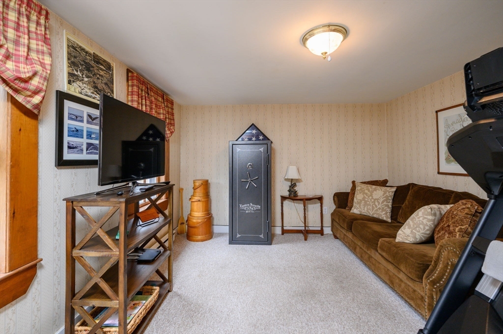 11 Green Street Hingham, MA 02043 - Photo 18 of 26