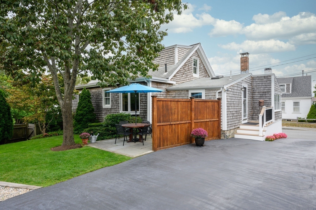 11 Green Street Hingham, MA 02043 - Photo 20 of 26