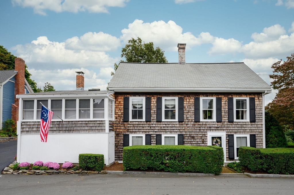 11 Green Street Hingham, MA 02043 - Photo 2 of 26