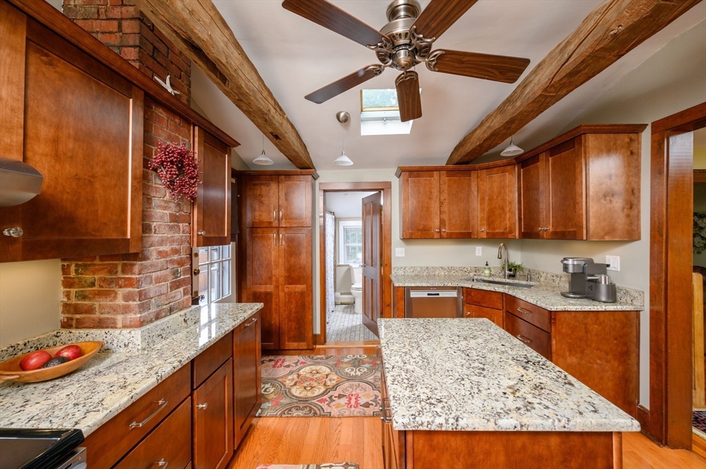 11 Green Street Hingham, MA 02043 - Photo 4 of 26