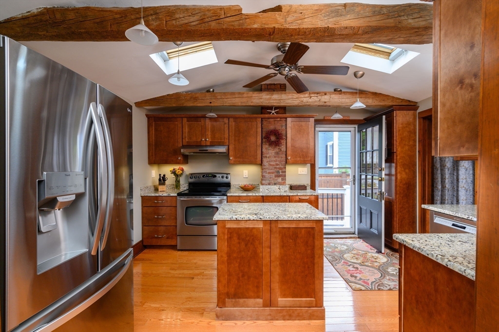 11 Green Street Hingham, MA 02043 - Photo 5 of 26