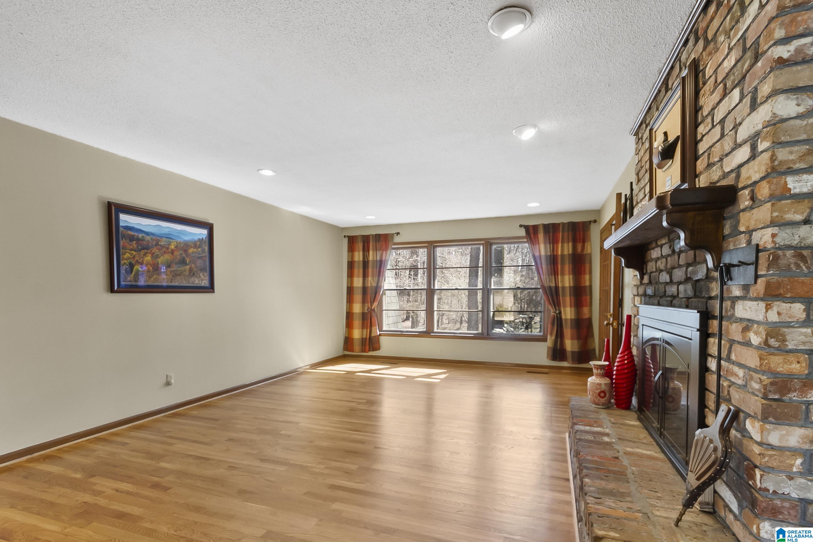 949 Lakeside Drive McCalla, AL 35111 - Photo 7 of 51
