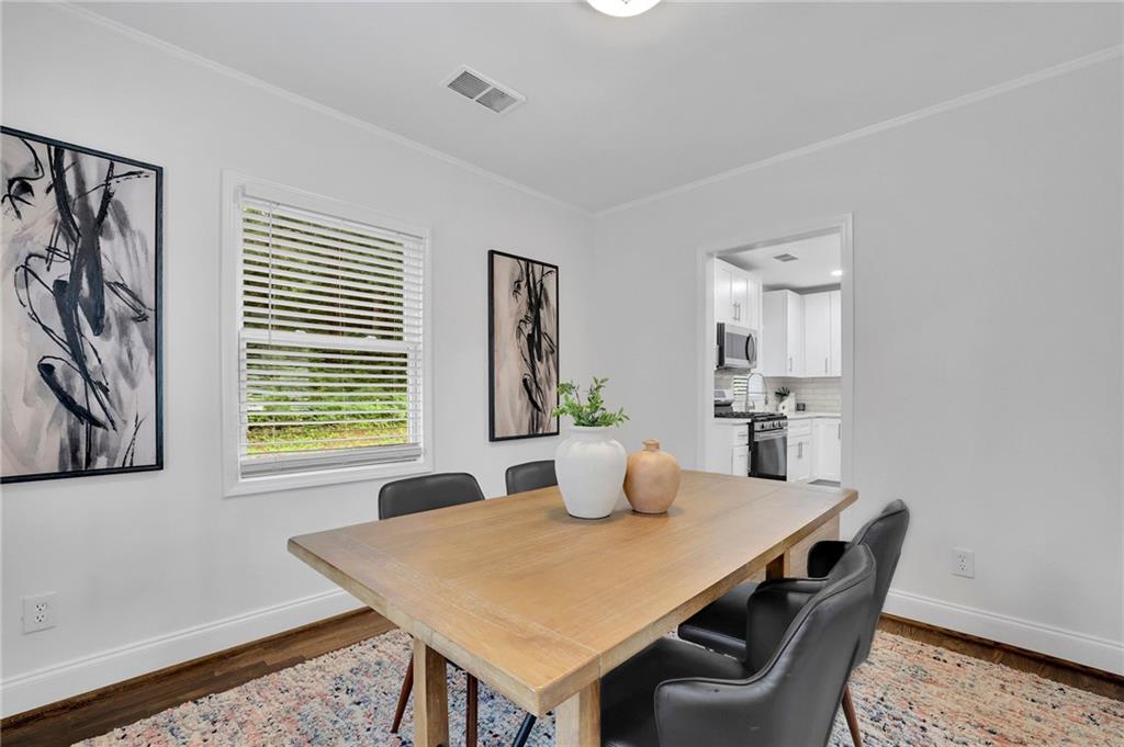 2222 Beecher Circle Southwest Atlanta, GA 30311 - Photo 11 of 33 a dining room with furniture and window