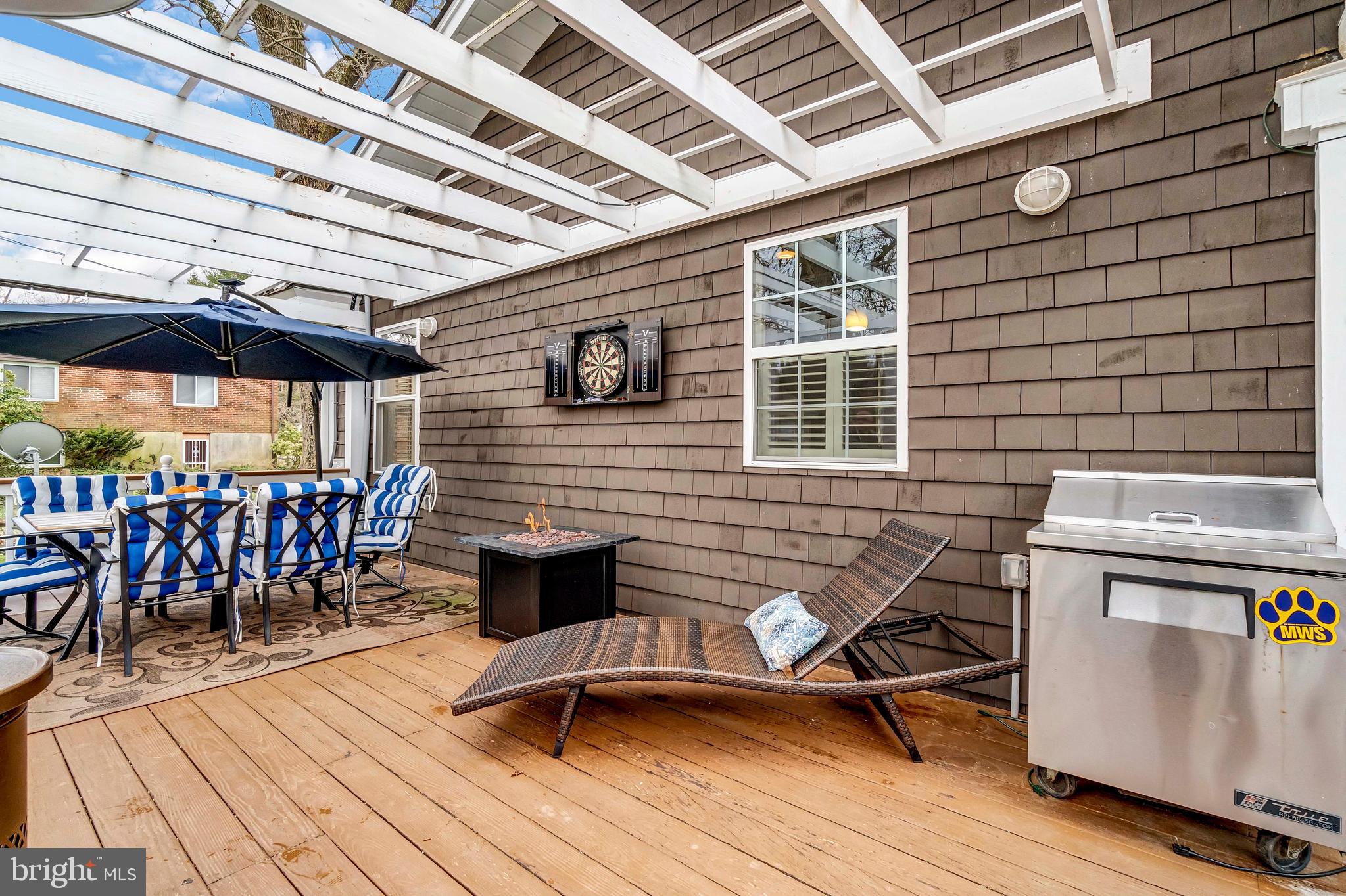 2417 Crest Road Baltimore, MD 21209 - Photo 22 of 41 Entertaining Deck space