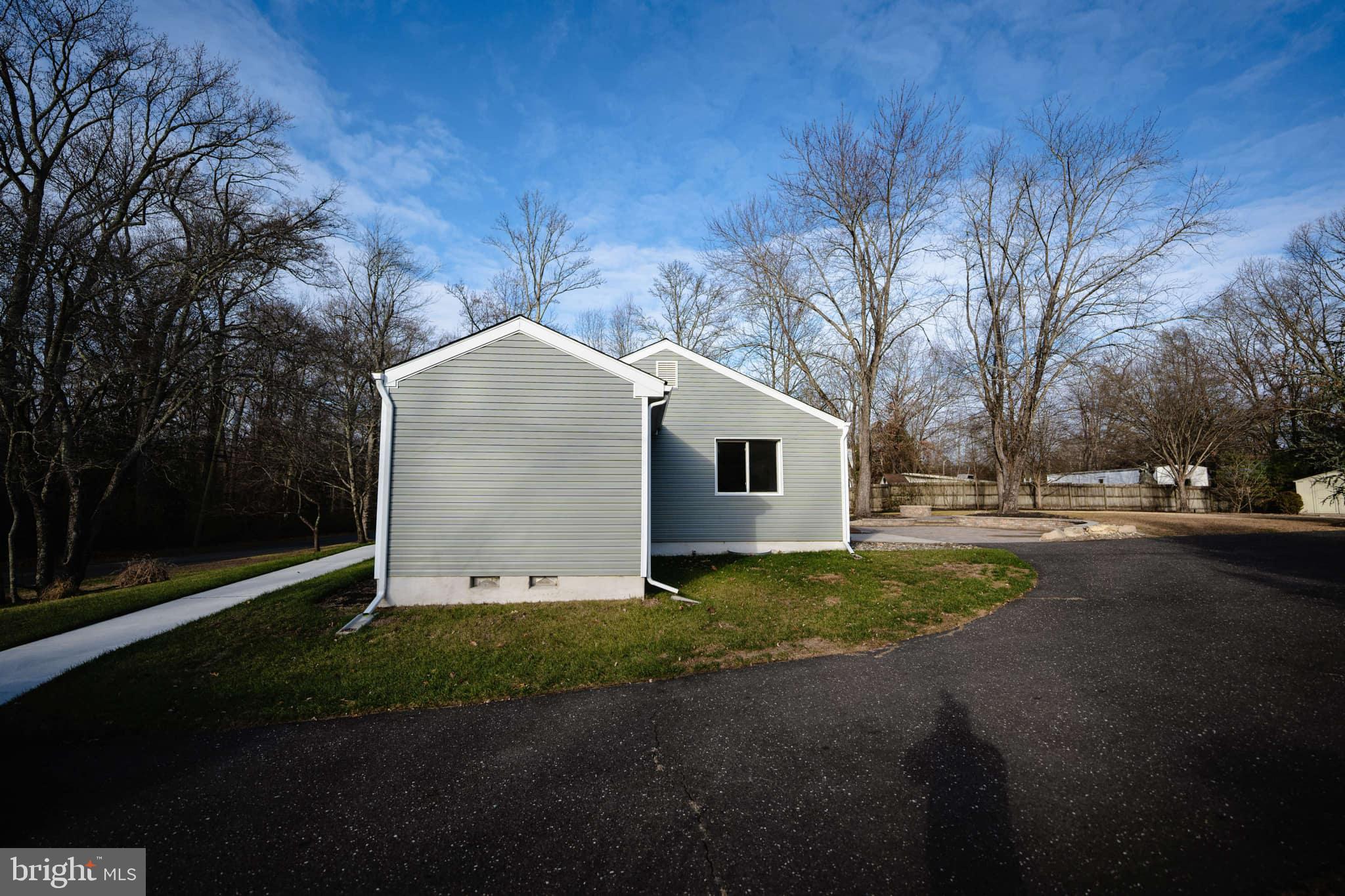 18 Old Red Lion Road Southampton, NJ 08088 - Photo 8 of 42 New siding, roof, soffits and fascia