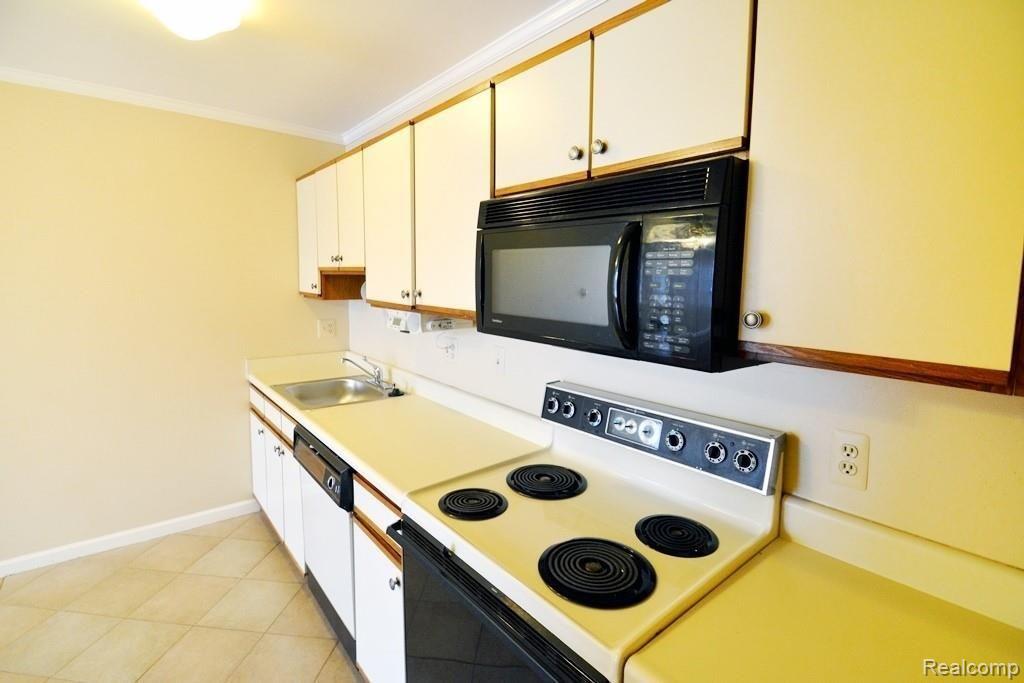 125 East 14 Mile Road, Unit 11 Birmingham, MI 48009 - Photo 13 of 25