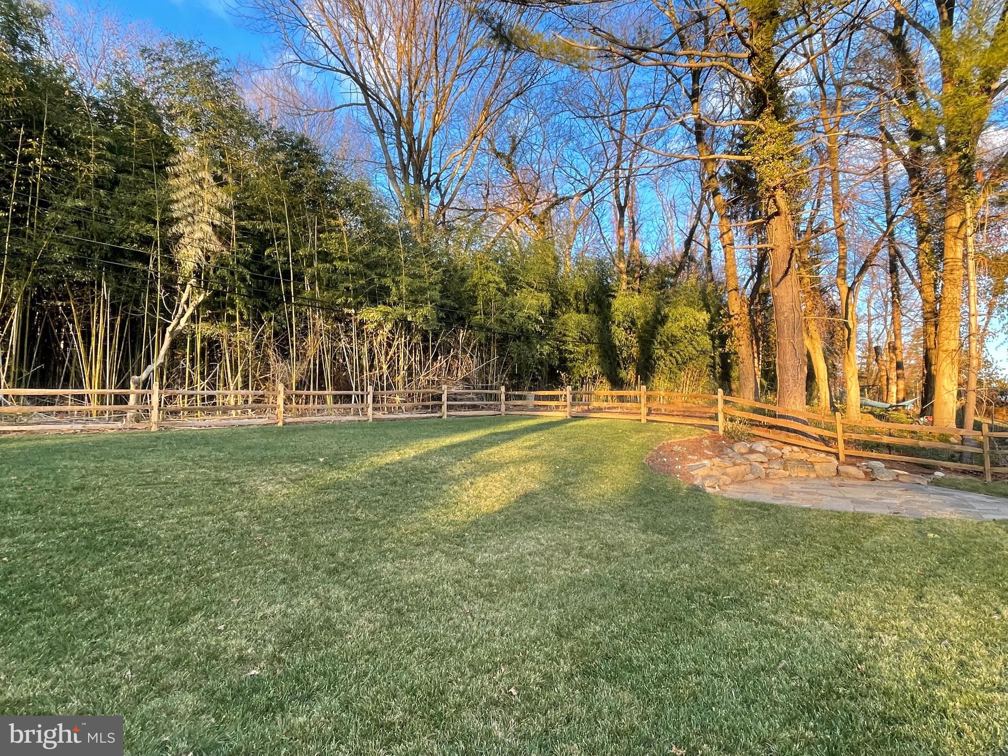 Landscaped sitting area