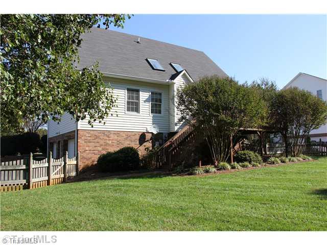 150 Stonburg Road Clemmons, NC 27012 - Photo 12 of 16 Exterior Back.