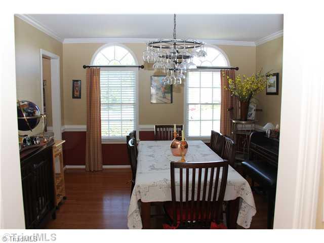 150 Stonburg Road Clemmons, NC 27012 - Photo 5 of 16 Dining Room.
