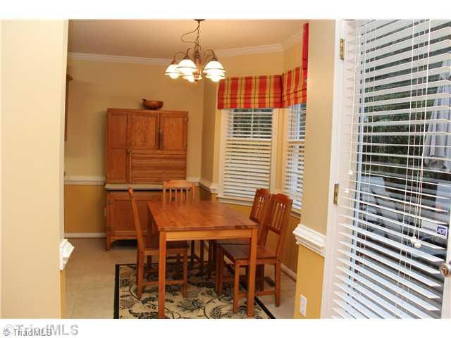 150 Stonburg Road Clemmons, NC 27012 - Photo 8 of 16 Breakfast.