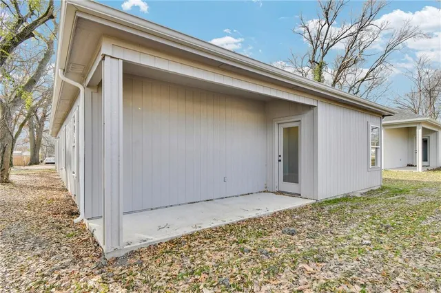 $239,000 | 324 East 2nd Street, Adrian, MO 64720