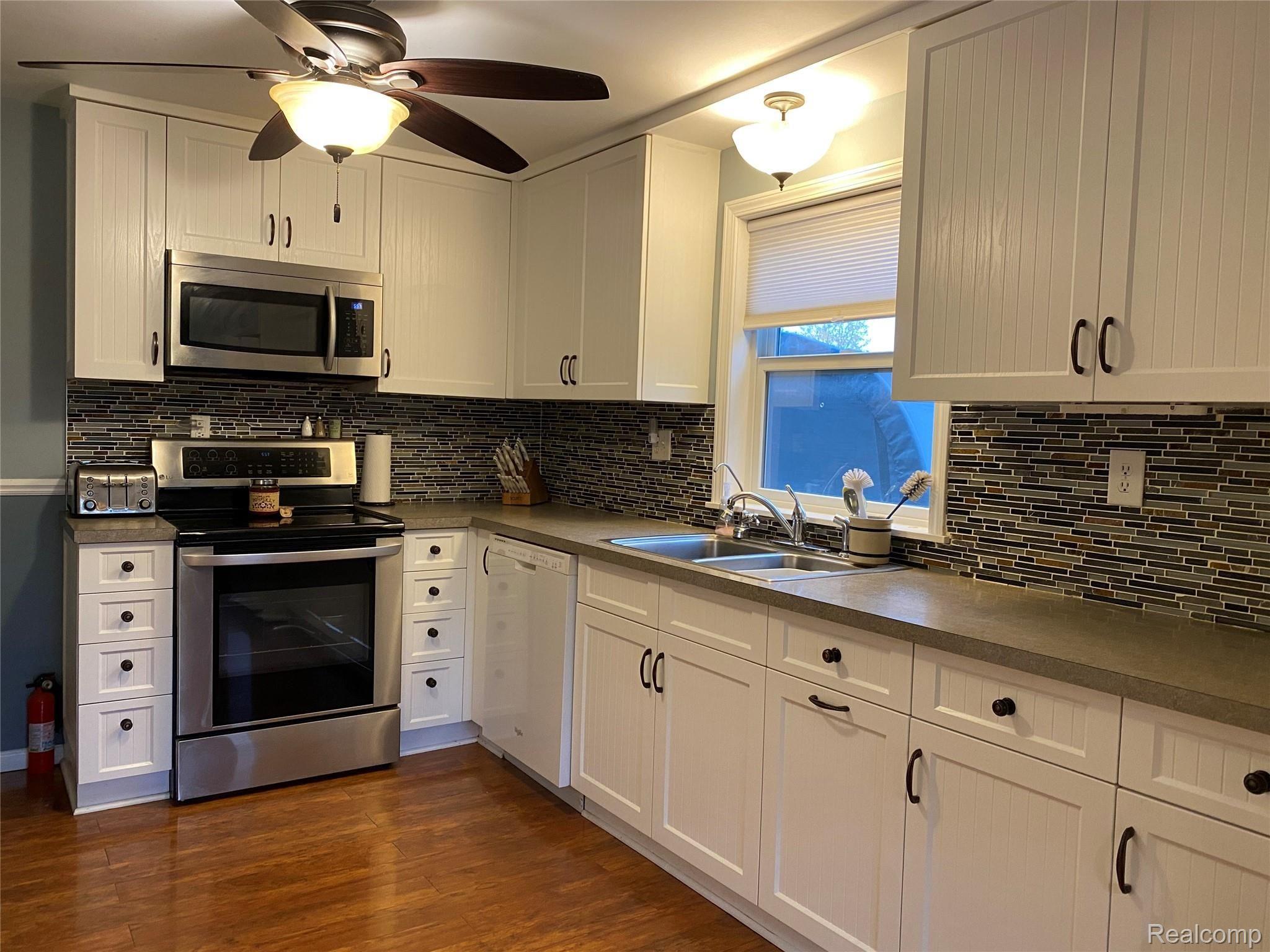 5929 Meldrum Road Casco, MI 48064 - Photo 5 of 44 IMG_6681.jpg