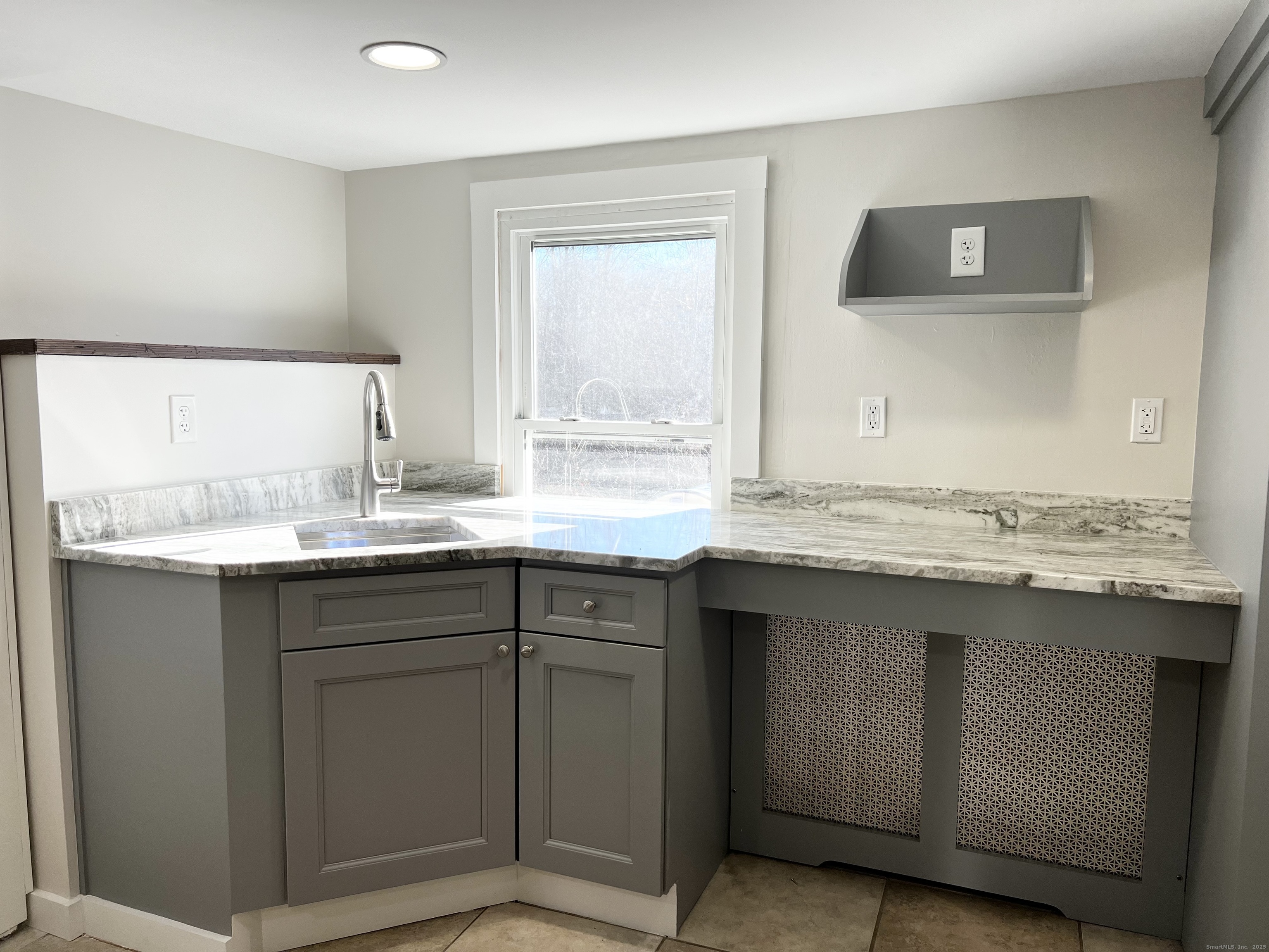 47 Warwick Street, Unit 2 Middletown, CT 06457 - Photo 4 of 16