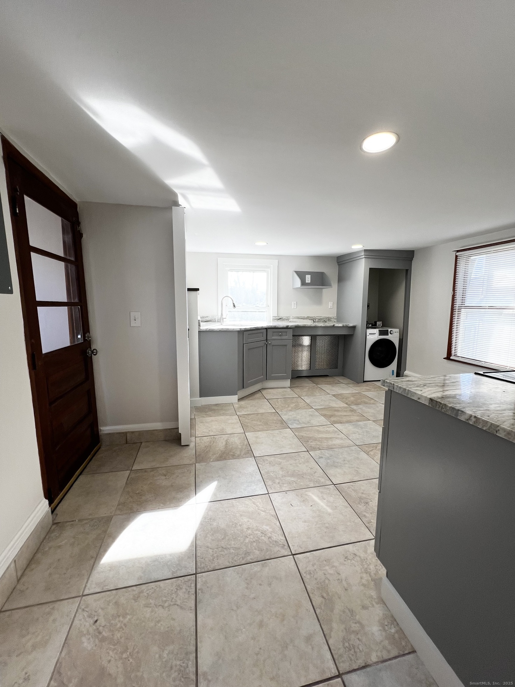 47 Warwick Street, Unit 2 Middletown, CT 06457 - Photo 5 of 16