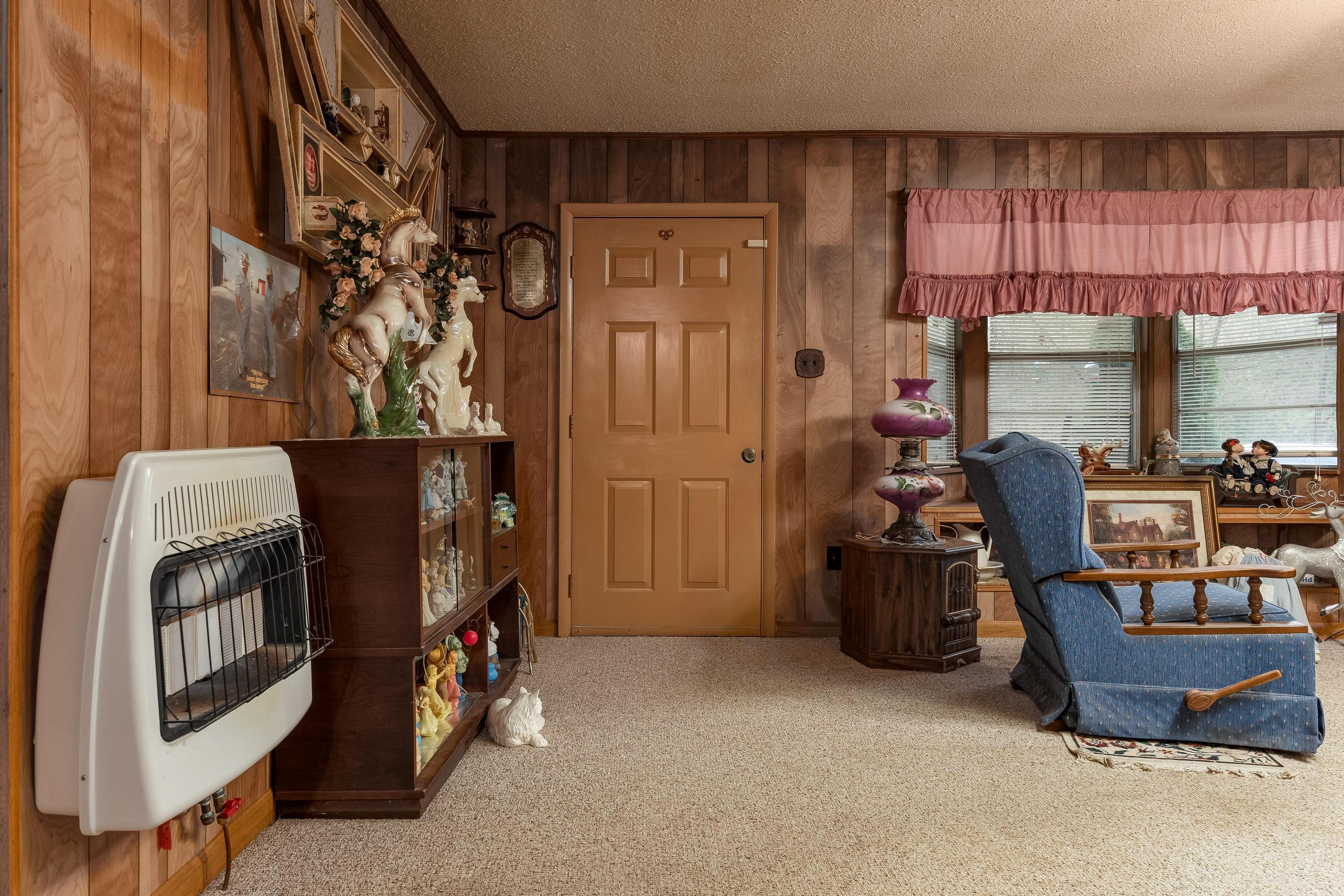 2500 Van Davis Road Charleston, TN 37310 - Photo 14 of 31 Living Room