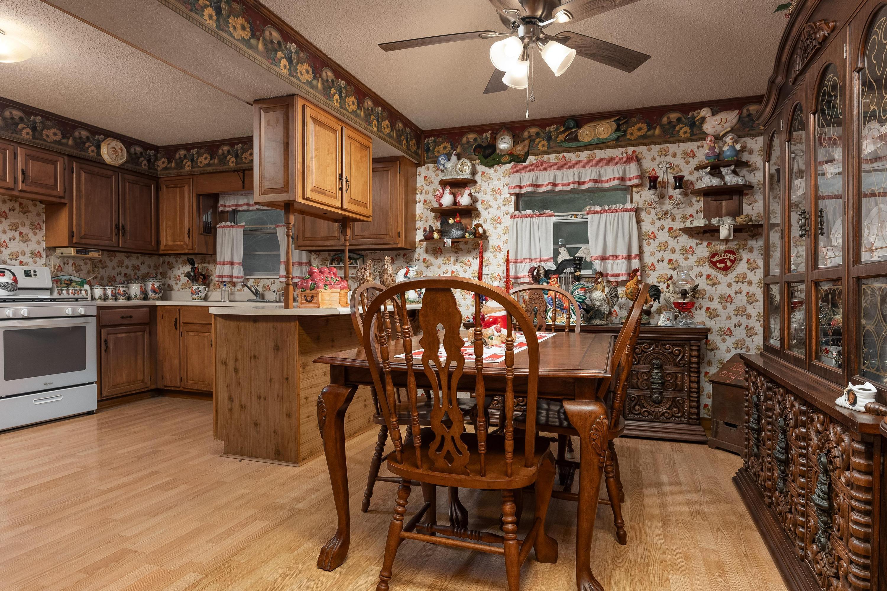 2500 Van Davis Road Charleston, TN 37310 - Photo 17 of 31 Kitchen