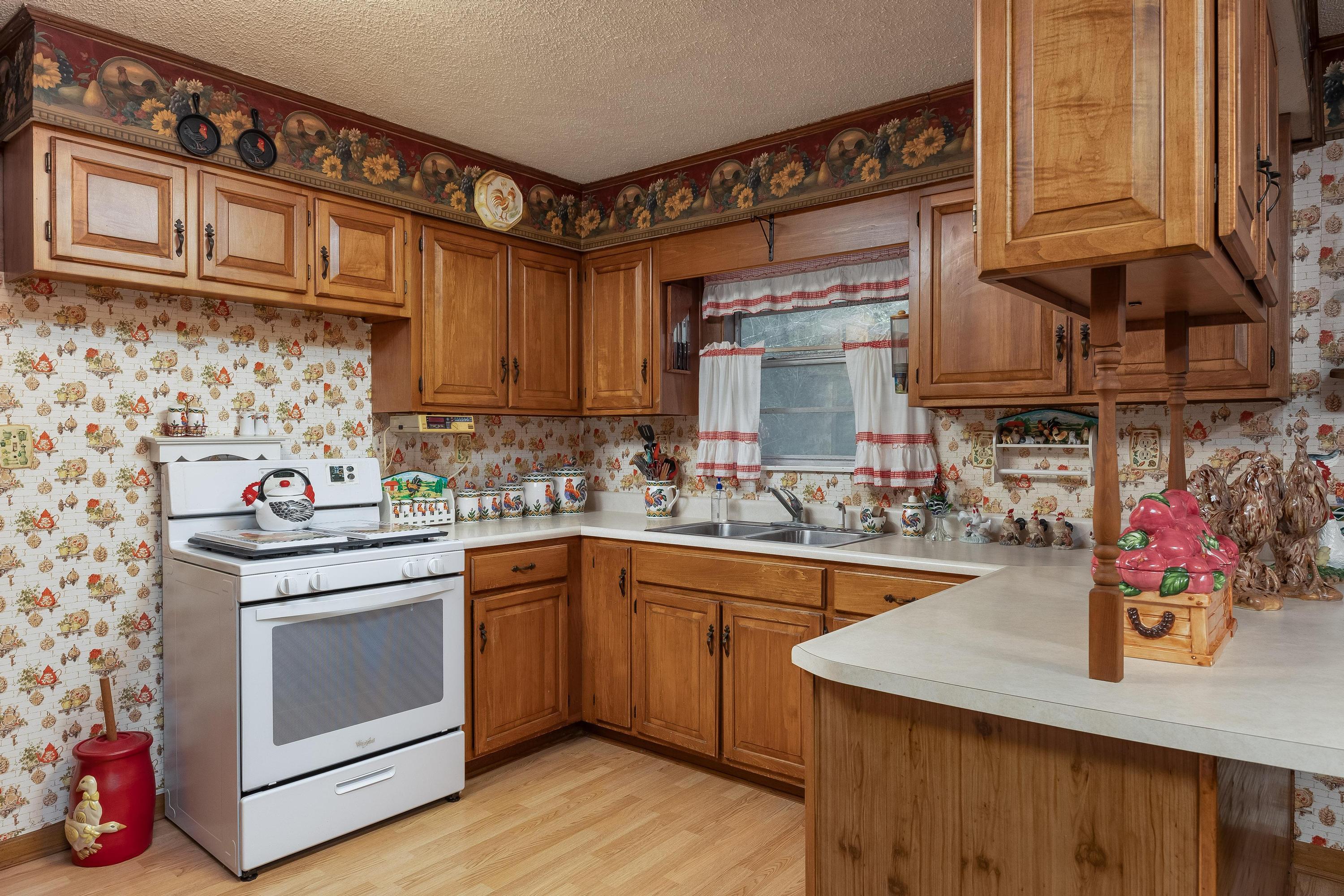 2500 Van Davis Road Charleston, TN 37310 - Photo 19 of 31 Kitchen