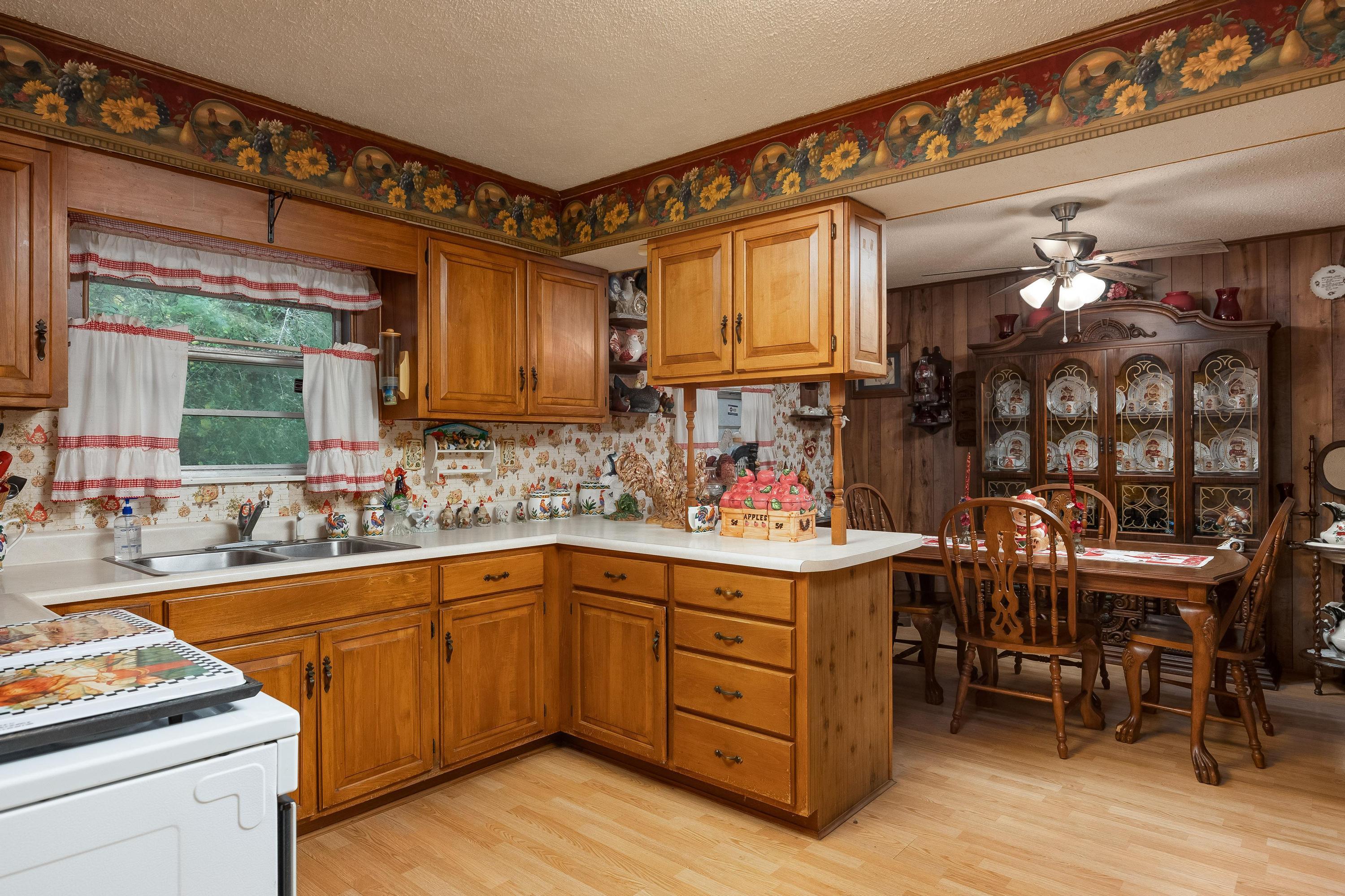 2500 Van Davis Road Charleston, TN 37310 - Photo 20 of 31 Kitchen