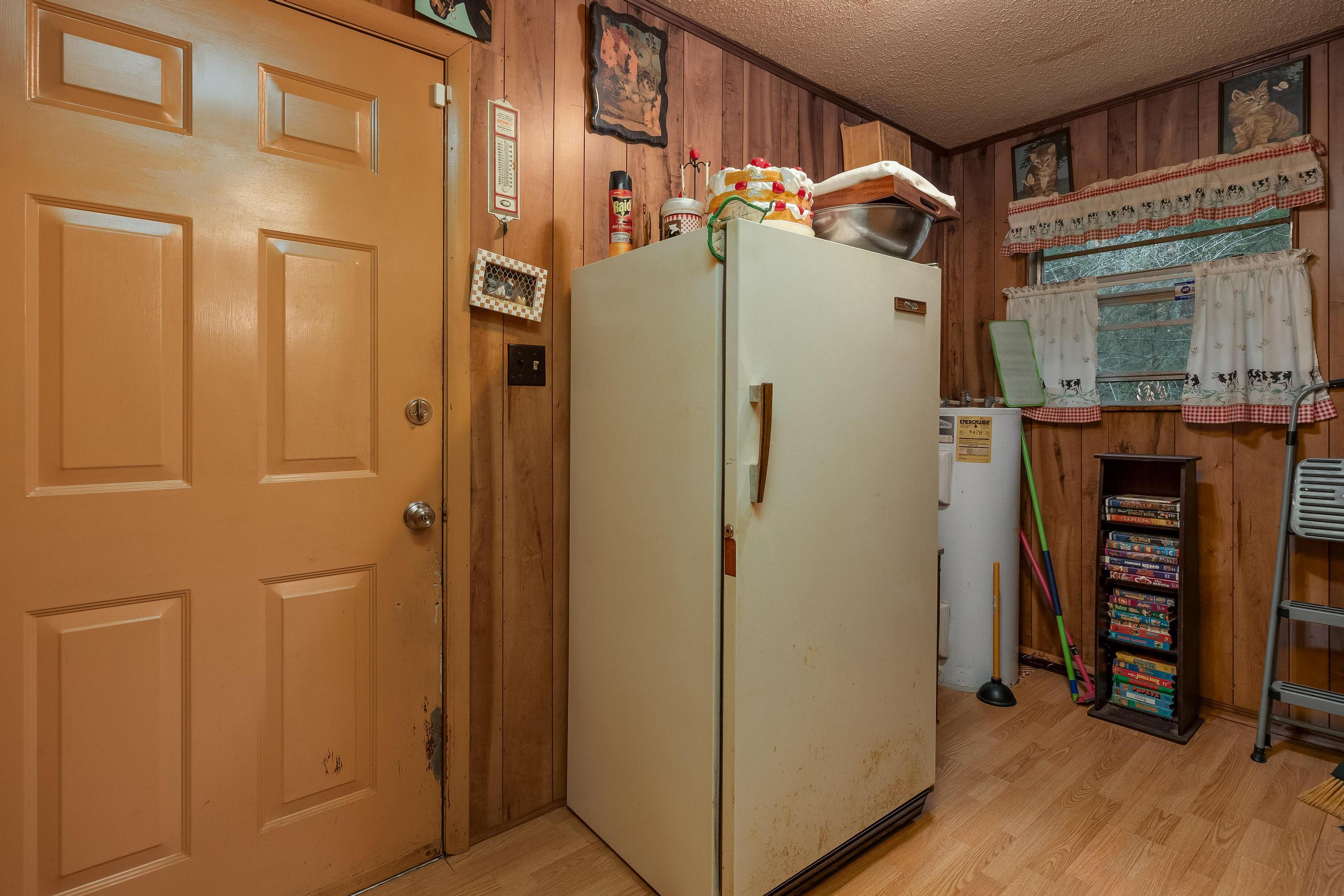 2500 Van Davis Road Charleston, TN 37310 - Photo 22 of 31 Mudroom