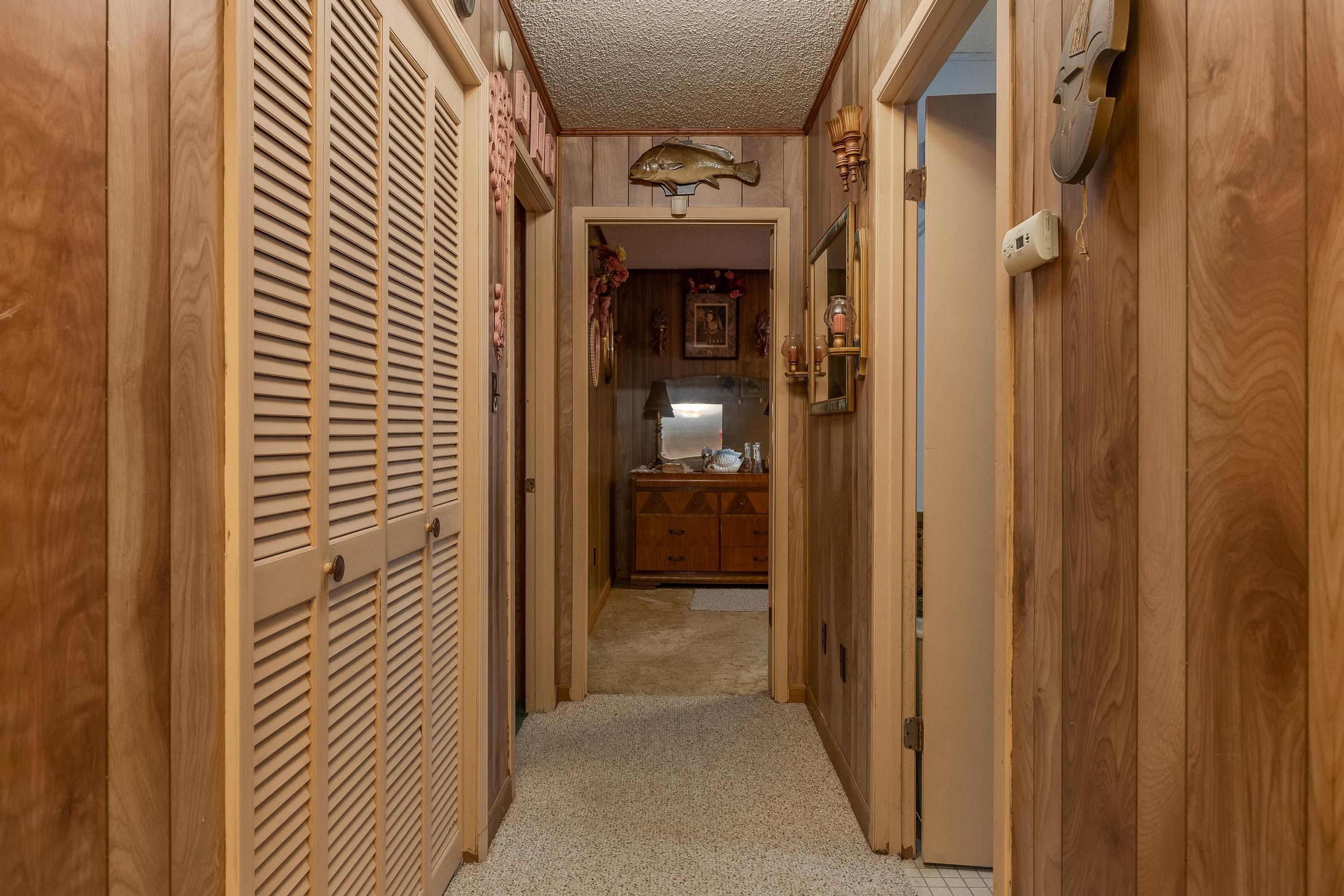 2500 Van Davis Road Charleston, TN 37310 - Photo 23 of 31 Hallway