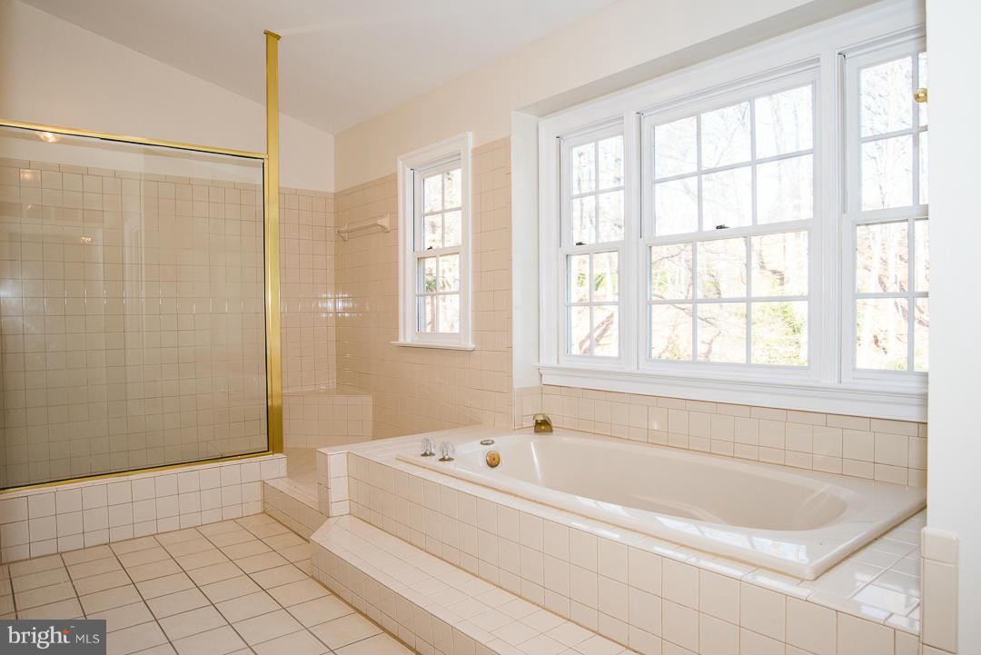 8246 Branch Road Annandale, VA 22003 - Photo 18 of 30 Bath (Master)