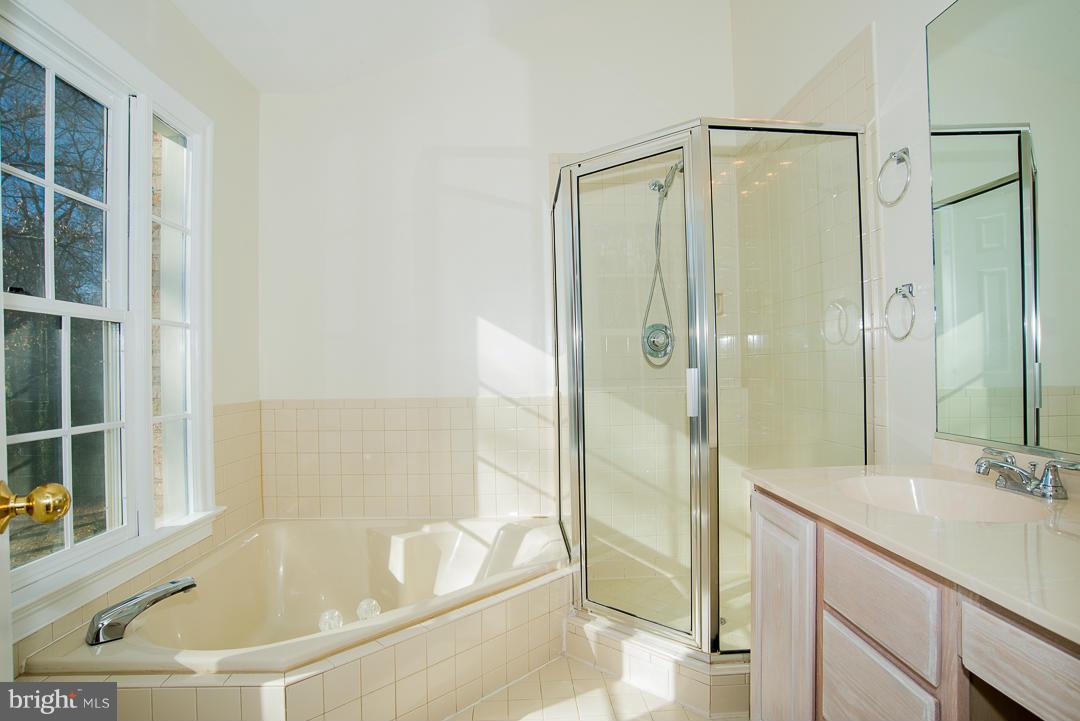 8246 Branch Road Annandale, VA 22003 - Photo 20 of 30 Bath (Master)