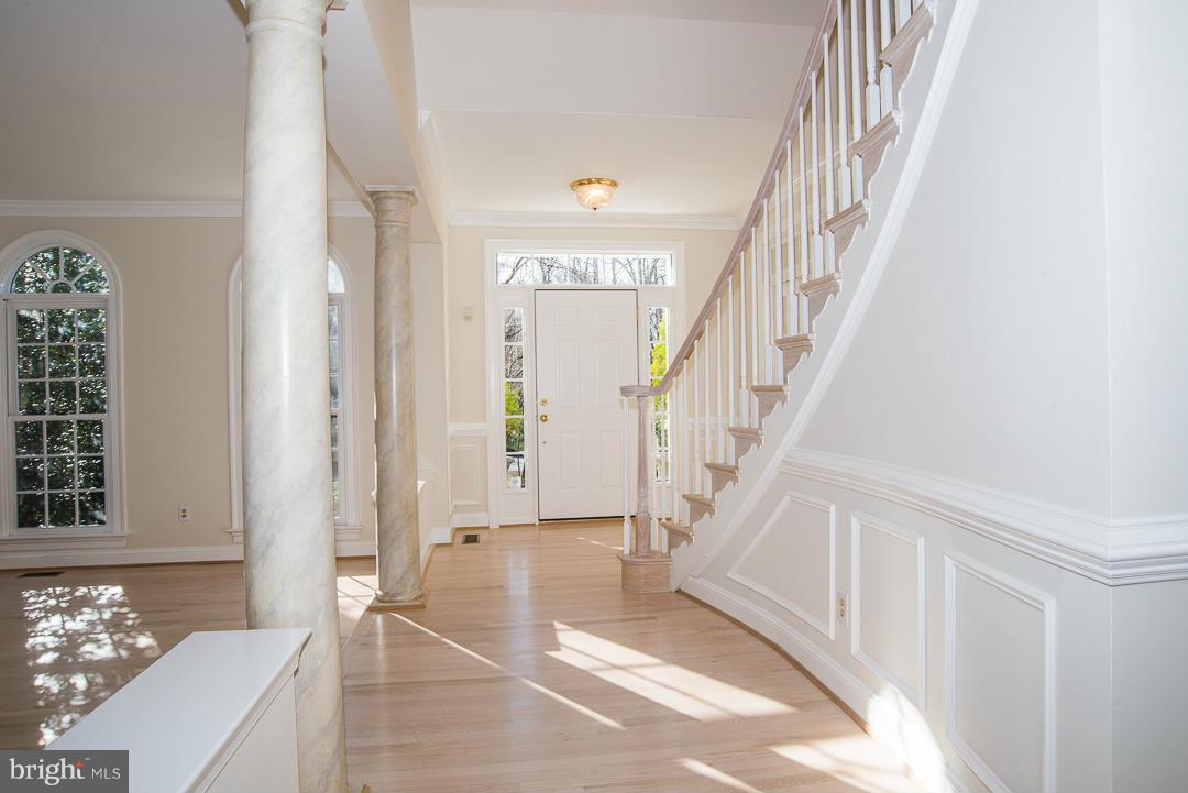8246 Branch Road Annandale, VA 22003 - Photo 3 of 30 Interior (General)