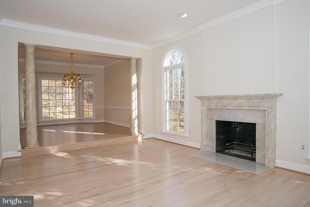 8246 Branch Road Annandale, VA 22003 - Photo 4 of 30 Living Room