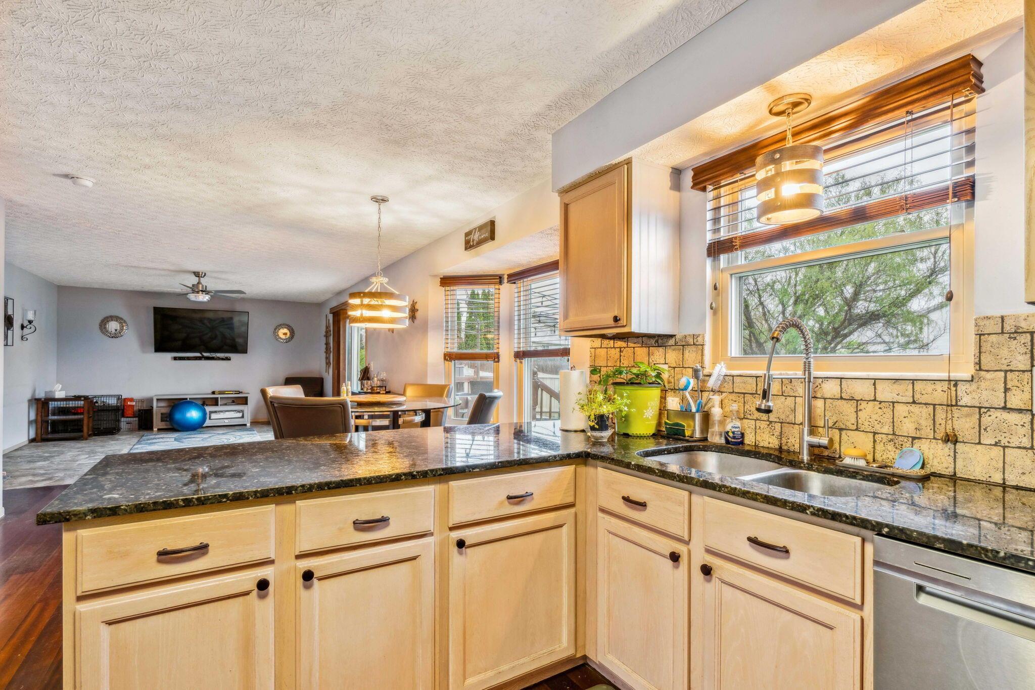 462 Candleglow Road Blacklick, OH 43004 - Photo 9 of 35 8-web-or-mls-462-candleglow-rd