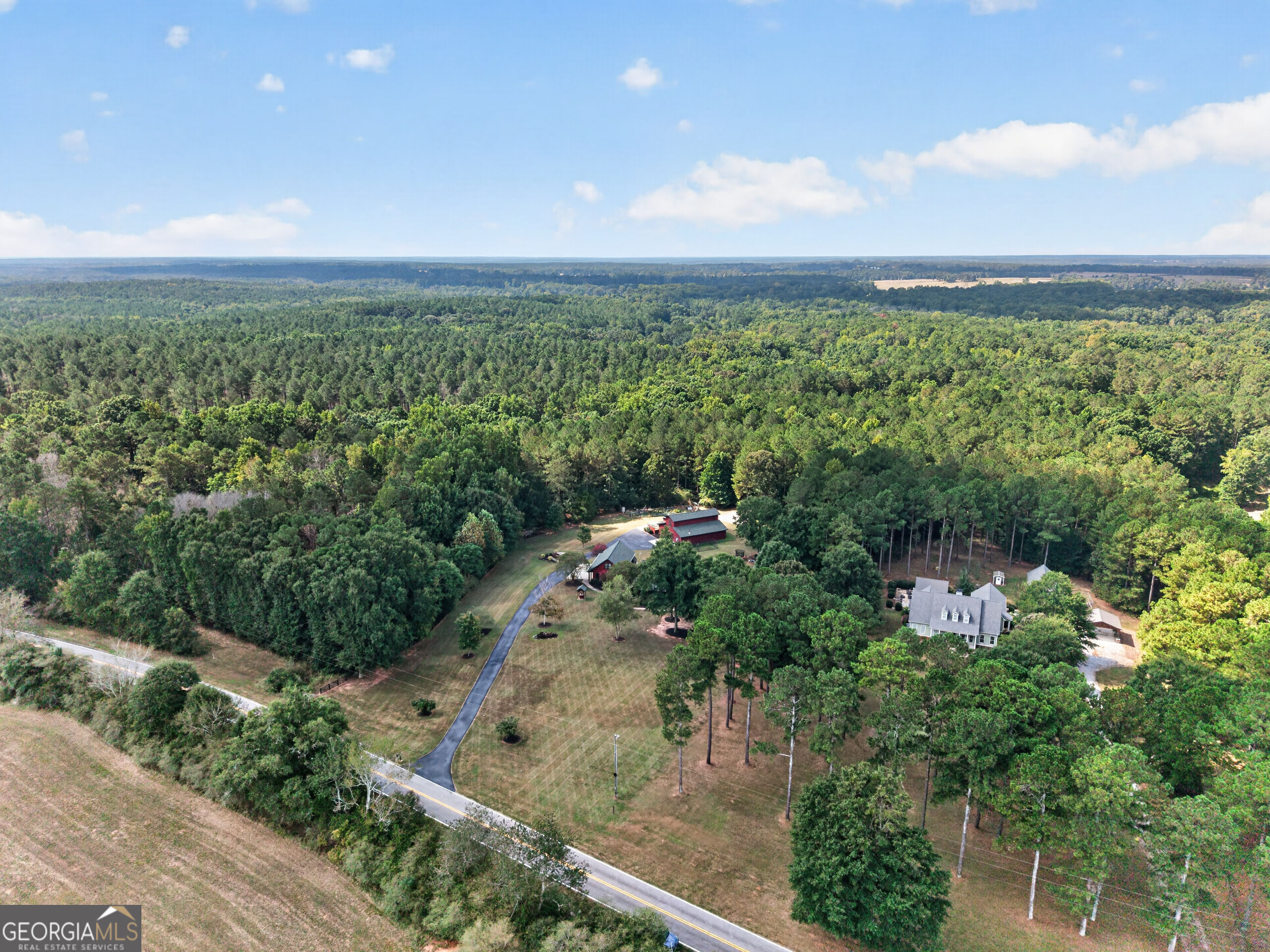 2030 Aqua Road Madison, GA 30650 - Photo 4 of 63 Gallery Image 4