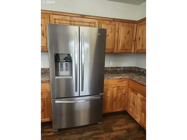 $329,000 | 591 Northwest Fairchild Street, Canyonville, OR 97417