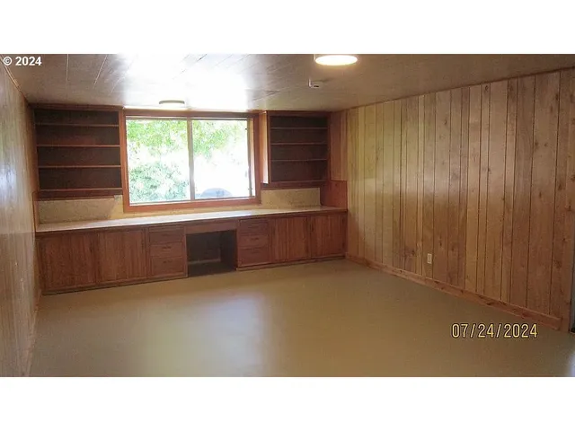 $329,000 | 591 Northwest Fairchild Street, Canyonville, OR 97417