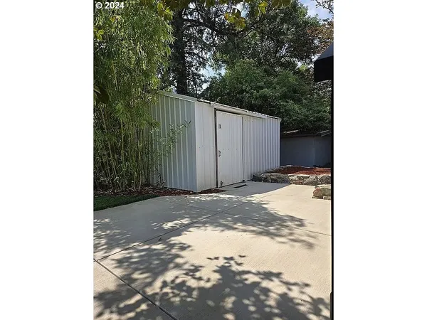 $329,000 | 591 Northwest Fairchild Street, Canyonville, OR 97417